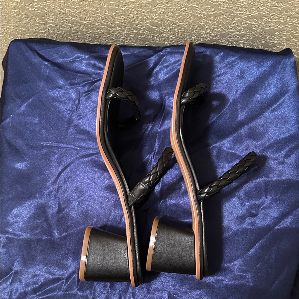 Marc Fisher Black Leather Braided Strap Sandals Size 8.5 Like new! - Picture 6 of 9